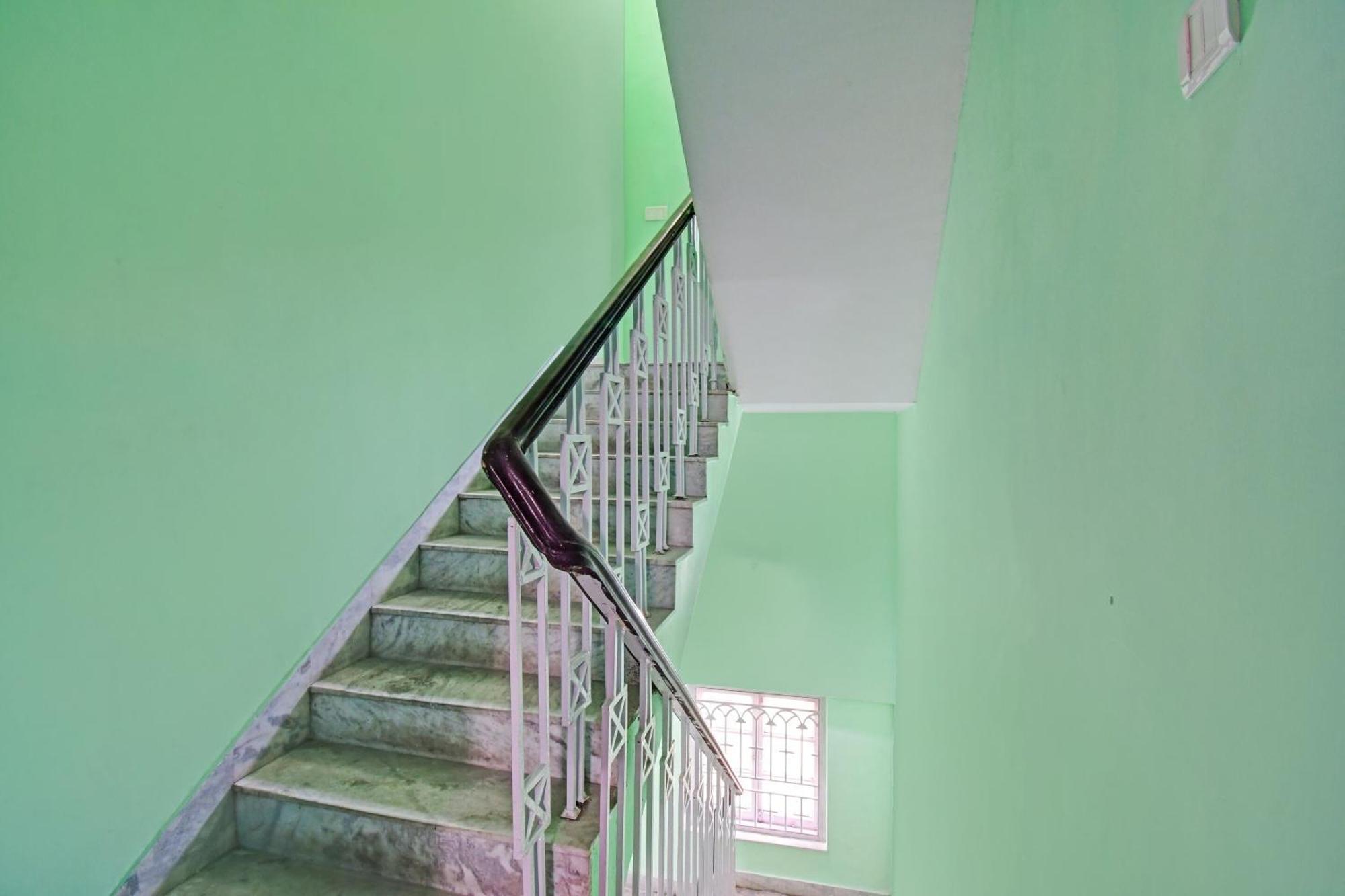 Hotel O R A Homestay Near Acropolis Mall Calcutta Eksteriør billede